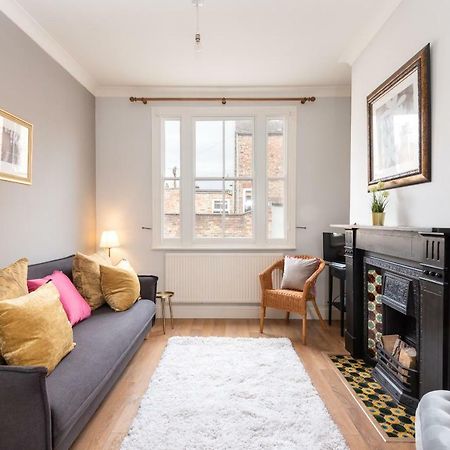Charming Base For 5 Near Bishy Rd Pass The Keys Apartment York Bagian luar foto