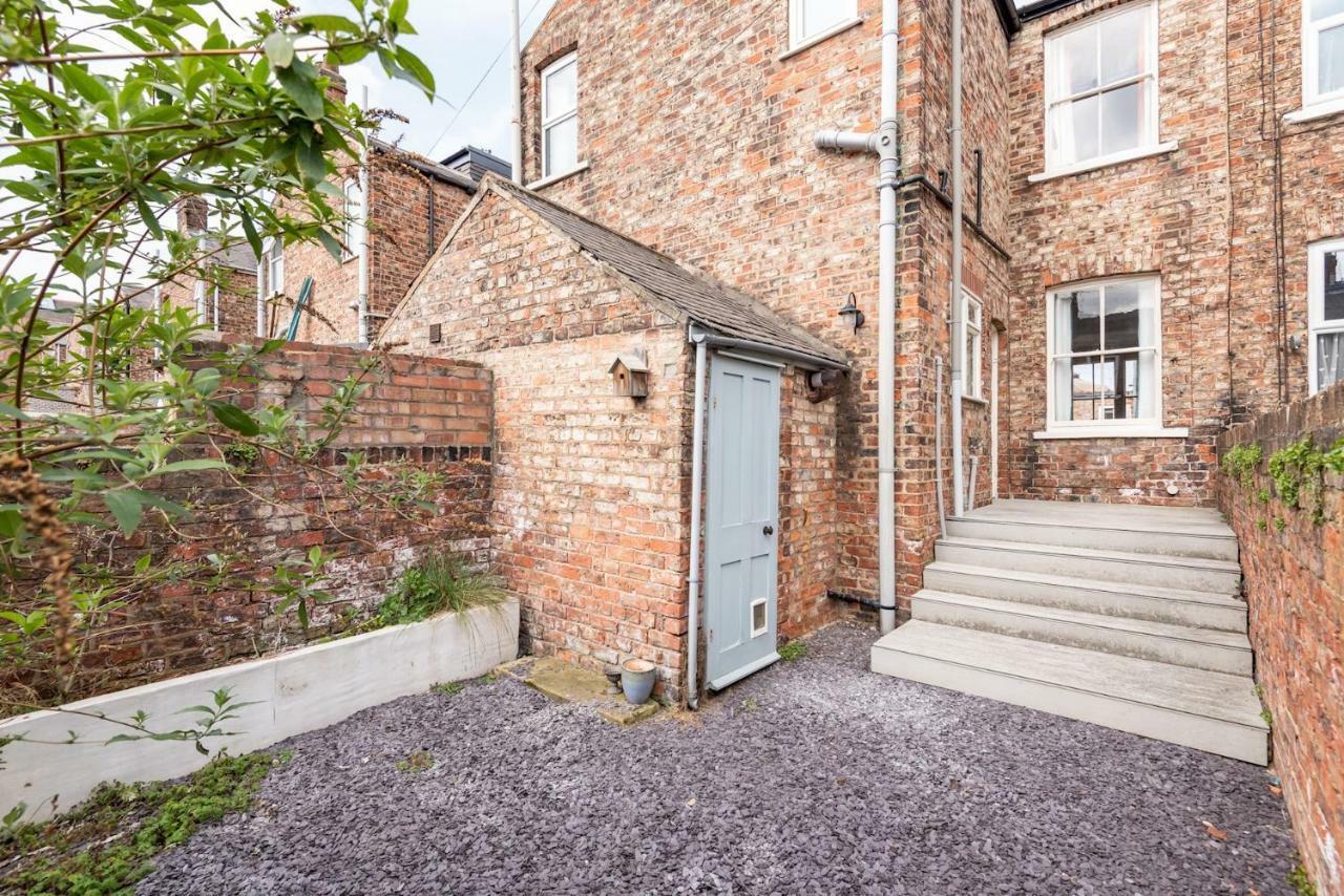 Charming Base For 5 Near Bishy Rd Pass The Keys Apartment York Bagian luar foto