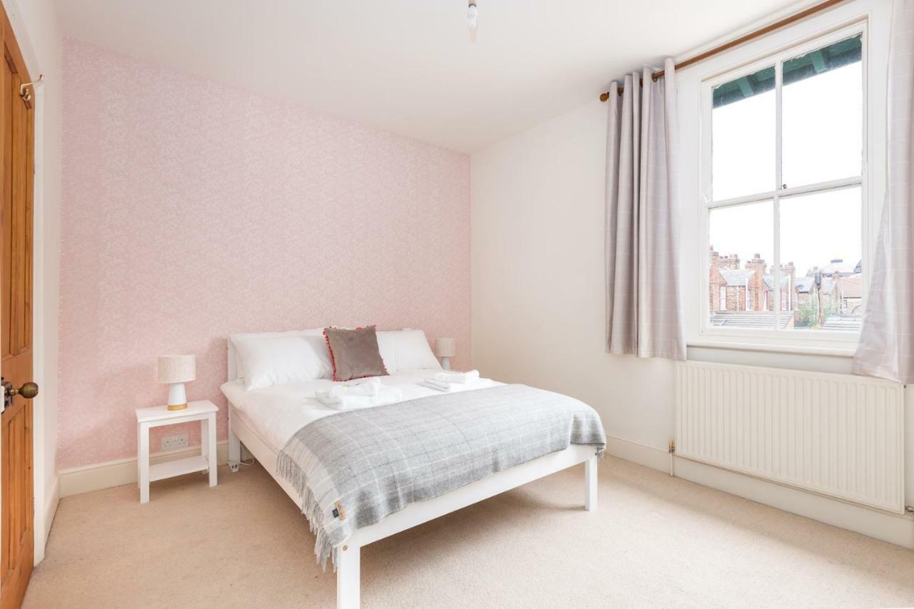 Charming Base For 5 Near Bishy Rd Pass The Keys Apartment York Bagian luar foto