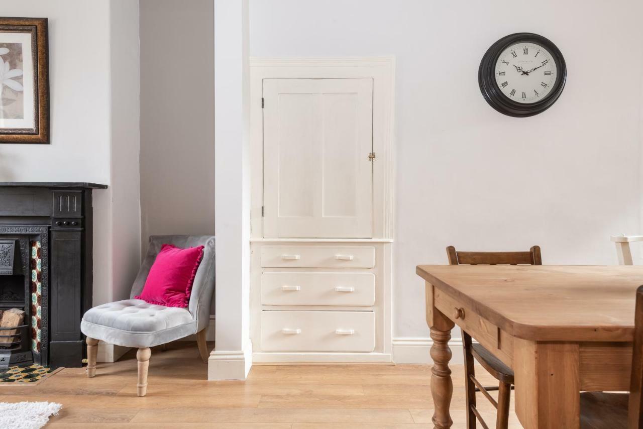 Charming Base For 5 Near Bishy Rd Pass The Keys Apartment York Bagian luar foto