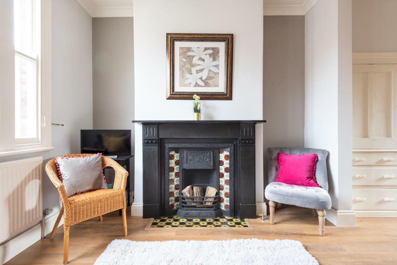 Charming Base For 5 Near Bishy Rd Pass The Keys Apartment York Bagian luar foto