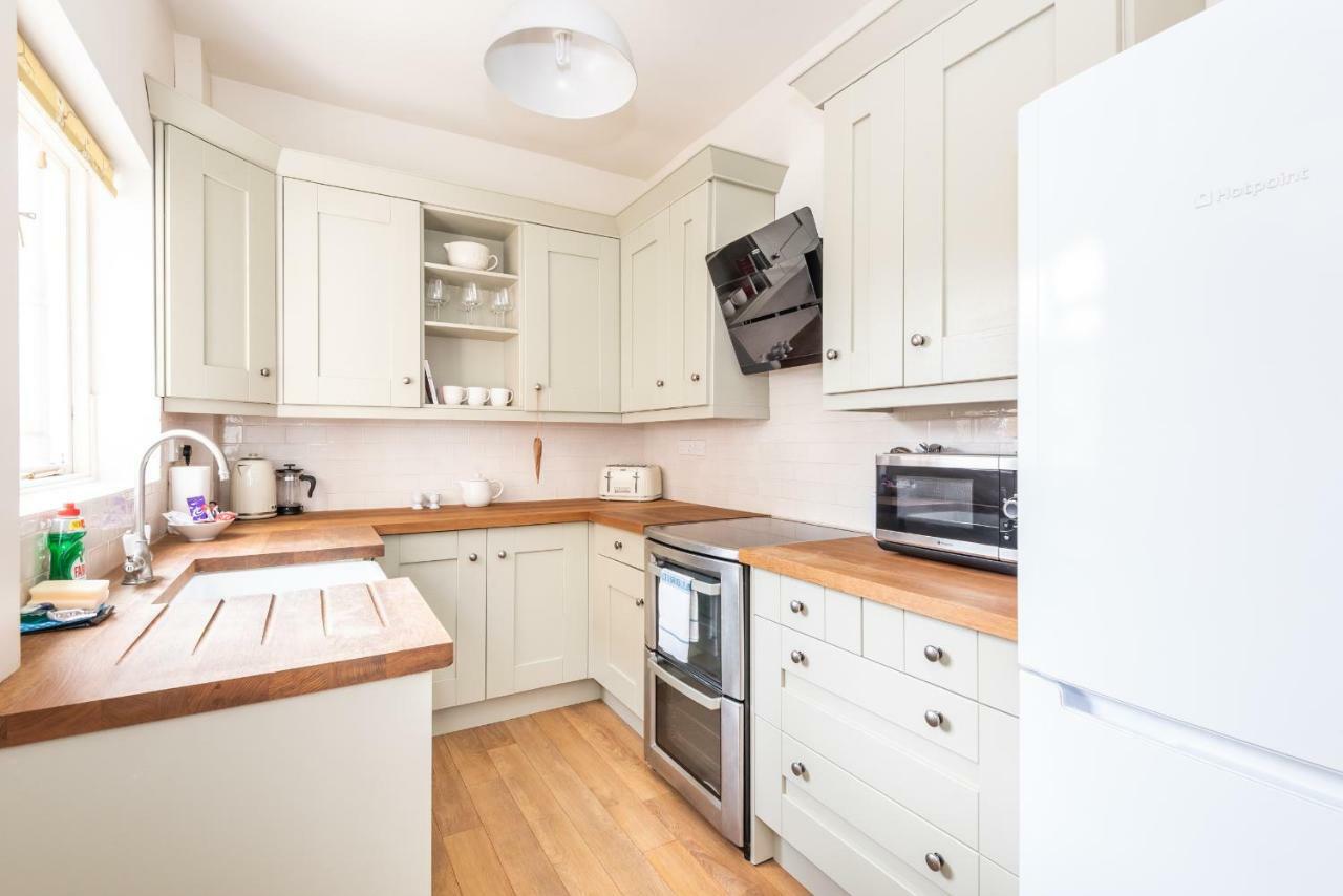 Charming Base For 5 Near Bishy Rd Pass The Keys Apartment York Bagian luar foto